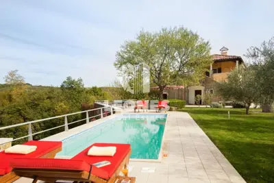 Vila 28 m², Momjan, okružena prirodom i bazen - 19