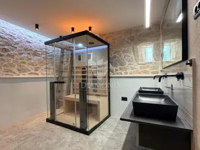 Labin, renovated Istrian stone house 158 m² with terrace - 7