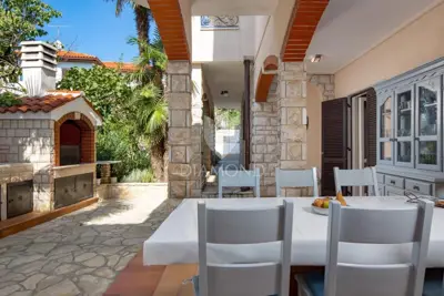 Vila 430 m², Umag - prvi red do mora - 13