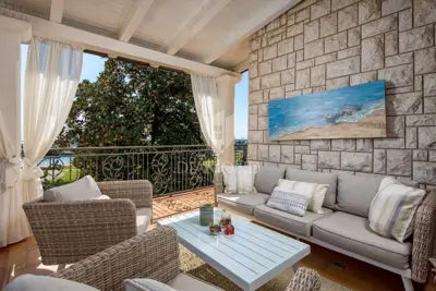 Vila 430 m², Umag - prvi red do mora - 12