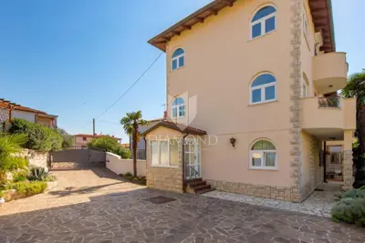 Vila 430 m², Umag - prvi red do mora - 18