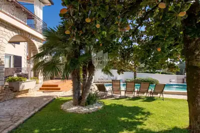 Vila 430 m², Umag - prvi red do mora - 17