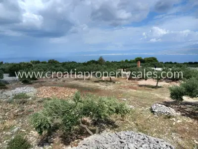 Agricultural land 13,860 m², Otok Brač - near the sea - 10