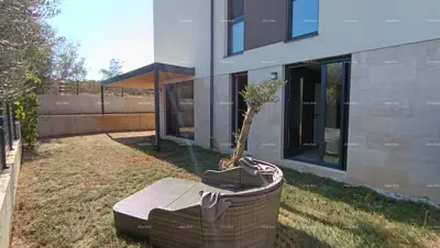 Wohnung 51,5 m², Banjole - Garten 121 m² und Pergola - 14