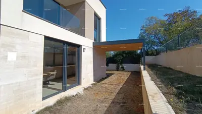 Wohnung 51,5 m², Banjole - Garten 121 m² und Pergola - 17