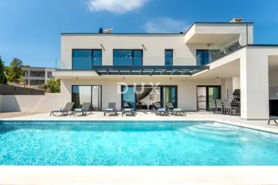 House 237 m², Labin-Rabac, pool and sea view