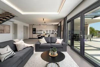 Kuća 237 m², Labin-Rabac, bazen i pogled na more - 8