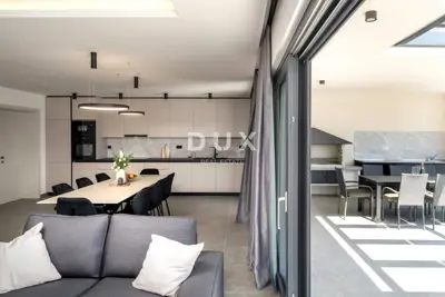 Kuća 237 m², Labin-Rabac, bazen i pogled na more - 9