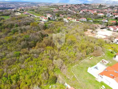 Bauland 2.169 m², Labin - Stadtrand und Blick auf die Hügel