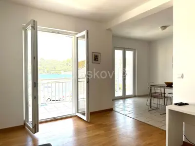 Kuća 220 m², Račišće - centar, 25 m od mora - 14