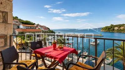 Korčula, dva apartmana s pogledom i velikom terasom