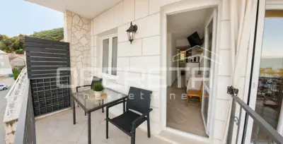 Korčula, dva apartmana s pogledom i velikom terasom - 12