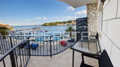 Korčula, dva apartmana s pogledom i velikom terasom - 17