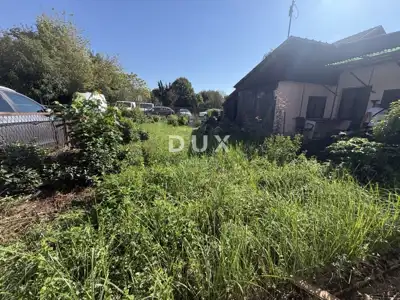 House 67 m², Vukomerec - for renovation, two garages - 3