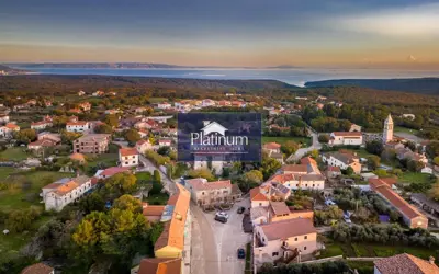 Baugrundstück, Krnica - Infrastruktur bis zum Grundstück