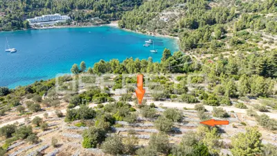 Zemljište s karakterom i potencijalom – 932 m² okruženo prirodom