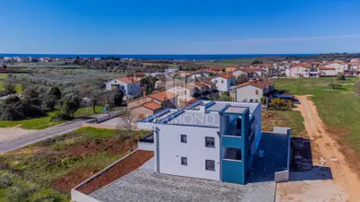 Stan 95 m², Novigrad - krovna terasa i pogled na more - 6