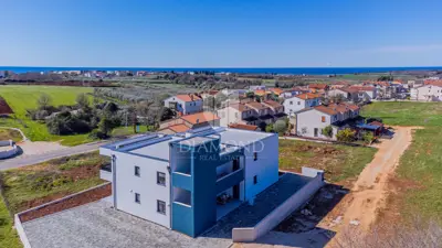 Stan 95 m², Novigrad - krovna terasa i pogled na more - 2