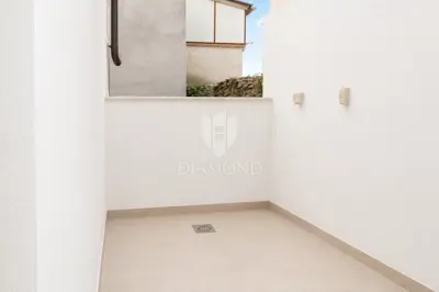 Vodnjan, dvije jedinice, 88 m² i privatne terase - 16
