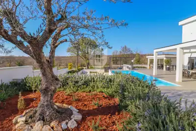 Haus 248 m², Kanfanar - Pool und Meerblick - 3