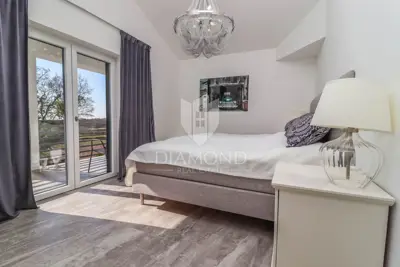 Haus 248 m², Kanfanar - Pool und Meerblick - 16