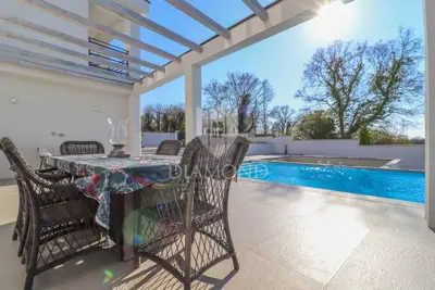 Haus 248 m², Kanfanar - Pool und Meerblick - 21