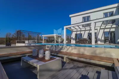 Haus 248 m², Kanfanar - Pool und Meerblick - 2