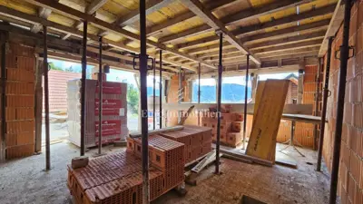 Vila u Mrkoplju, roh-bau, otvoren pogled na prirodu - 14