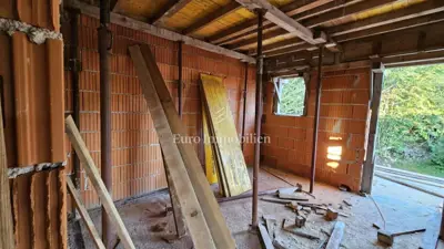 Vila u Mrkoplju, roh-bau, otvoren pogled na prirodu - 12