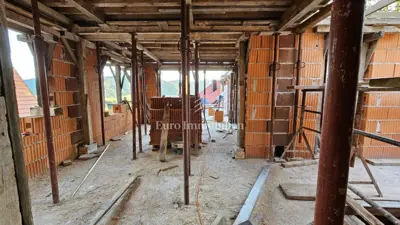 Vila u Mrkoplju, roh-bau, otvoren pogled na prirodu - 13