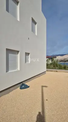 Stan 88 m², Pag - novogradnja s bazenom i vrtom - 8