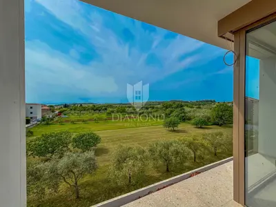 Stan 74 m², Novigrad - pogled na more