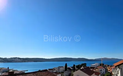 Trogir, Haus mit drei Wohnungen und Garage, zu verkaufen - 7
