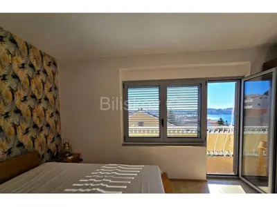 Trogir, Čiovo, obiteljska kuća, tri stana i garaža, prodaja - 11