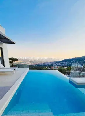 Vila u Splitu, pogled na more i privatnost - 4