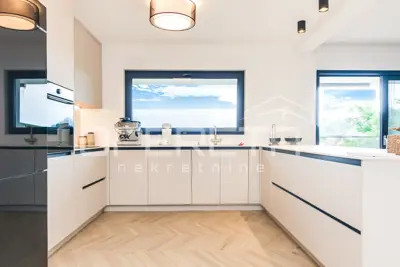 Stan 149 m², Vrapče, garaža i terasa 31 m² - 9