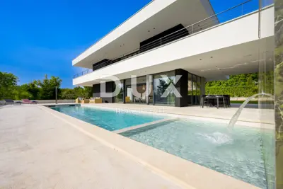 Villa 300 m², Grožnjan - pool and complete privacy - 2