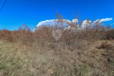 Land 4,984 m², Barban - by the road and electricity by the plot - 4