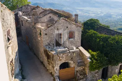 Houses 308 m², Pićan - private parking and view of Učka - 3