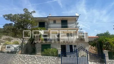 Villa 200 m², Marina - 350 m vom Meer und Grundstück 2.000 m²