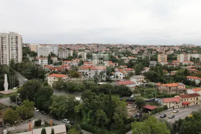 Stan 55 m², Zamet, Rijeka - pogled na Kvarner - 9