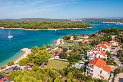 Punat - house right on the beach - TOP location - 2