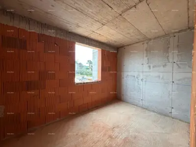 New construction, excellent location. - 8