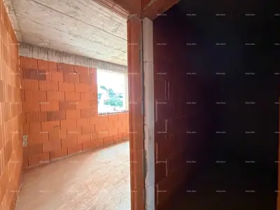 New construction, excellent location. - 6