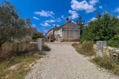 Building plot in Orbanići, quiet location and permit - 5