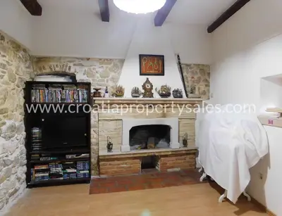 Haus 240 m², Otok Brač - alter Ortskern und Meerblick - 6