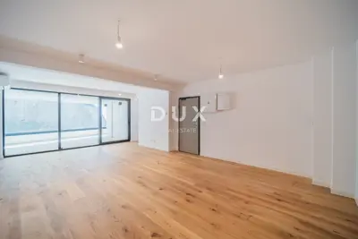 Opatija, centar, trosobni stan, 100,16 m², terasa 34 m²