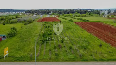 Novigrad, spacious land for investment - 3