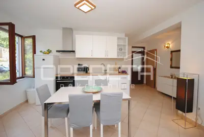 Apartment 64 m², Vis center - newly renovated and furnished - 20