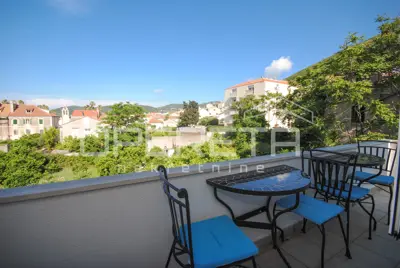Apartment 64 m², Vis center - newly renovated and furnished - 18